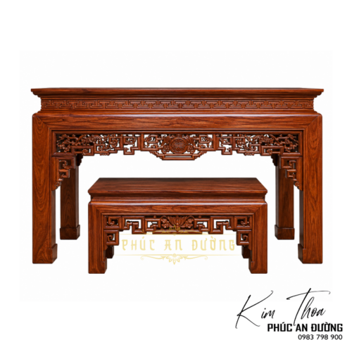 Bàn thờ đứng gỗ Hương Đá triện mai cài thọ BTD-39 sở hữu thiết kế truyền thống với hoa văn triện, hoa mai và chữ Thọ chạm khắc tinh xảo. Phù hợp phòng thờ gia tiên, nhà phố và biệt thự.