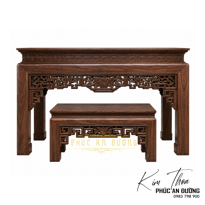 Bàn thờ đứng gỗ Hương Đá triện mai cài thọ BTD-39 với hoa văn triện cổ, hoa mai và chữ Thọ chạm khắc tinh xảo. Thiết kế đi kèm bàn cơm đồng bộ, phù hợp cho phòng thờ gia tiên, nhà phố, biệt thự và nhà thờ họ.