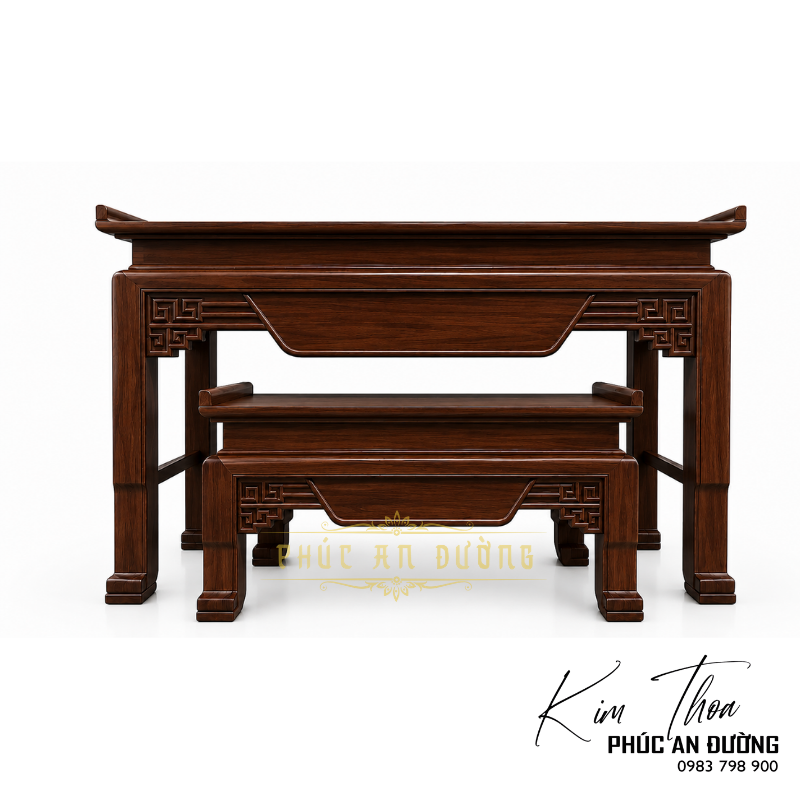 Bàn thờ đứng gỗ Gõ Đỏ BTD-58 kích thước 1m75 với thiết kế hiện đại, đường nét tinh giản, họa tiết triện và bàn cơm đồng bộ. Phù hợp cho phòng thờ gia tiên, nhà phố và biệt thự.