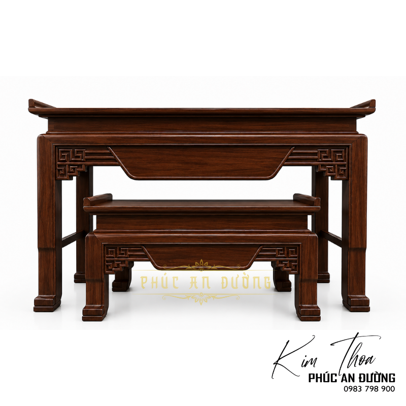 Bàn thờ đứng hiện đại gỗ Gụ BTD-07 kích thước 1m75 với thiết kế tối giản, họa tiết triện tinh tế và bàn cơm đồng bộ. Phù hợp cho phòng thờ gia tiên, nhà phố và biệt thự.