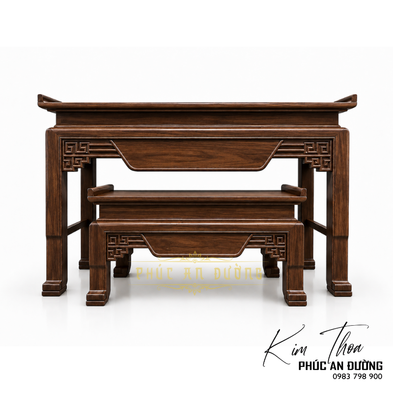 Bàn thờ đứng hiện đại gỗ Gụ BTD-07 kích thước 1m75 với thiết kế tối giản, họa tiết triện tinh tế và bàn cơm đồng bộ. Phù hợp cho phòng thờ gia tiên, nhà phố và biệt thự.