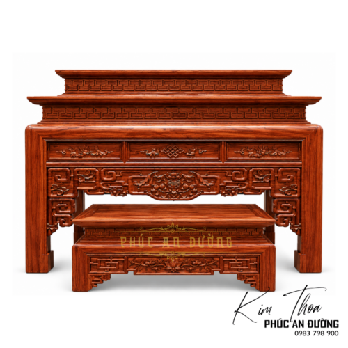 Bàn thờ đứng hiện đại nhị cấp BTD-51 với thiết kế hai cấp cân đối, hoa văn triện và chi tiết chạm khắc tinh tế. Phù hợp cho phòng thờ gia tiên, nhà phố, biệt thự và không gian thờ hiện đại.