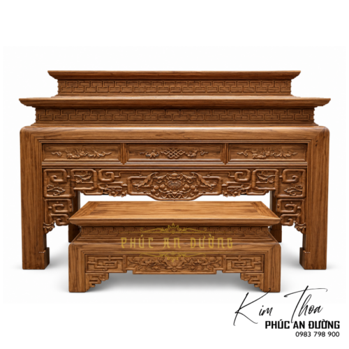 Bàn thờ đứng hiện đại nhị cấp gỗ Gõ đỏ kích thước 1m97 BTD-54 nổi bật với thiết kế cân đối, hoa văn chạm tinh tế, phù hợp phòng thờ gia tiên, biệt thự và nhà phố.