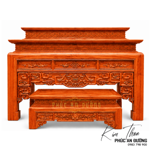 Bàn thờ đứng hiện đại nhị cấp gỗ Hương BTD-53 với thiết kế hai cấp cân đối, hoa văn triện và họa tiết chạm khắc tinh tế. Phù hợp cho phòng thờ gia tiên, nhà phố và biệt thự.