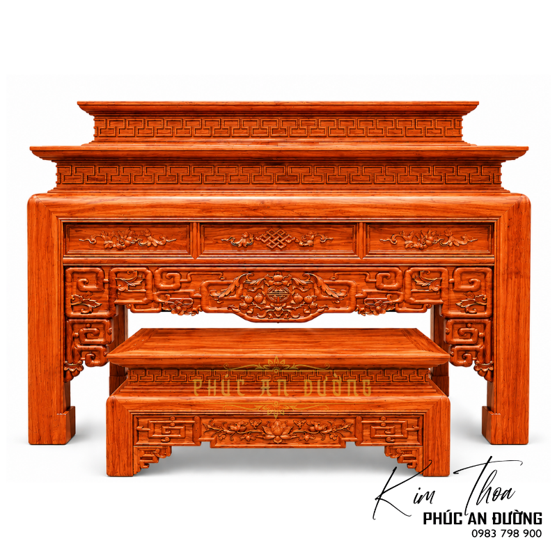 Bàn thờ đứng hiện đại nhị cấp gỗ Hương BTD-53 với thiết kế hai cấp cân đối, hoa văn triện và họa tiết chạm khắc tinh tế. Phù hợp cho phòng thờ gia tiên, nhà phố và biệt thự.