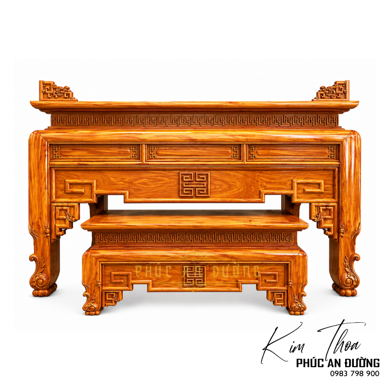 Bàn thờ đứng hiện đại triện Thọ BTD-49 nổi bật với đường nét tinh gọn, họa tiết triện và chữ Thọ đồng bộ, phù hợp phòng thờ gia tiên, nhà phố, biệt thự.